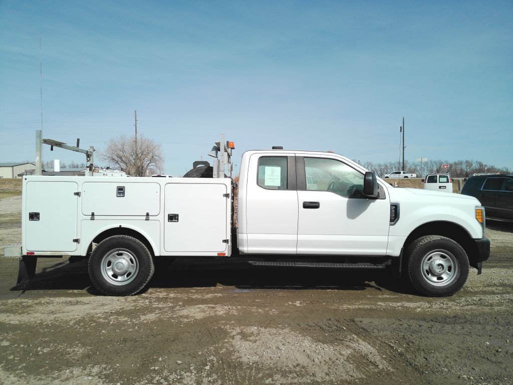 2017 Ford F-350 Image 6