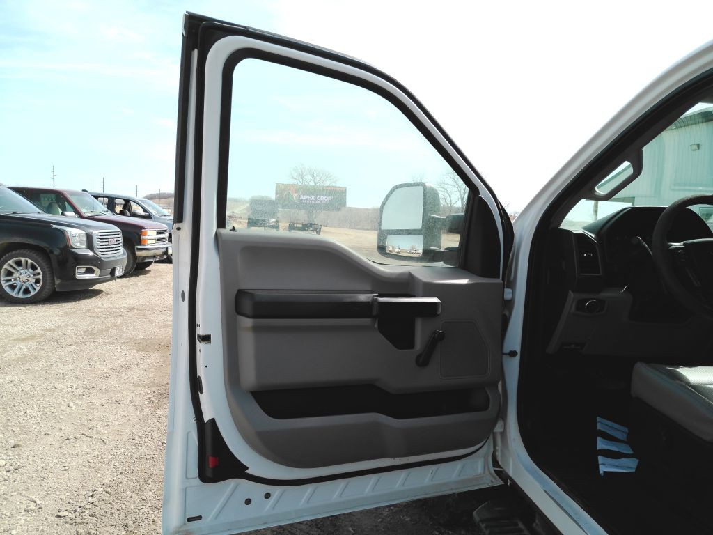 2017 Ford F-350 Image 9