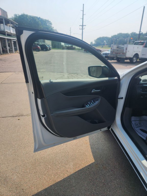 2015 Chevrolet Impala Image 9