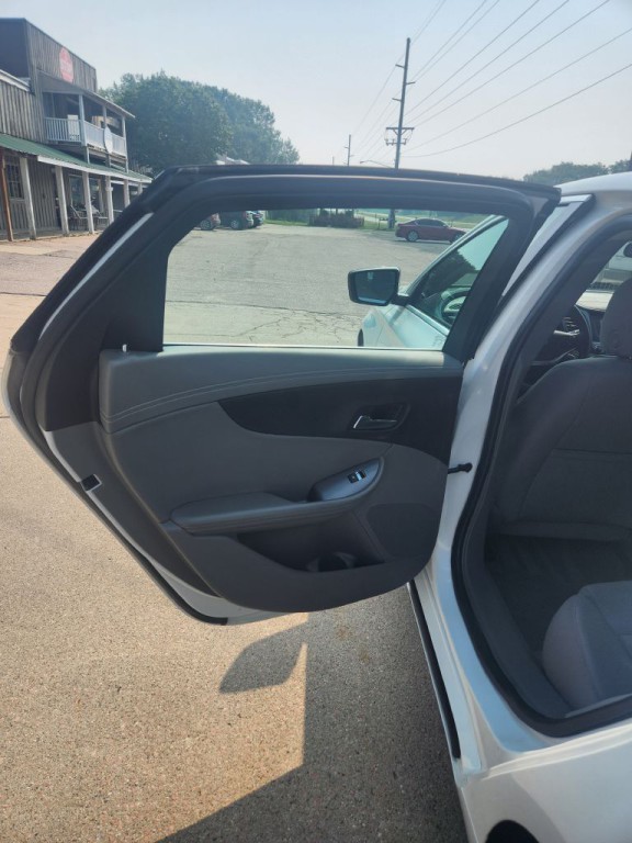 2015 Chevrolet Impala Image 11
