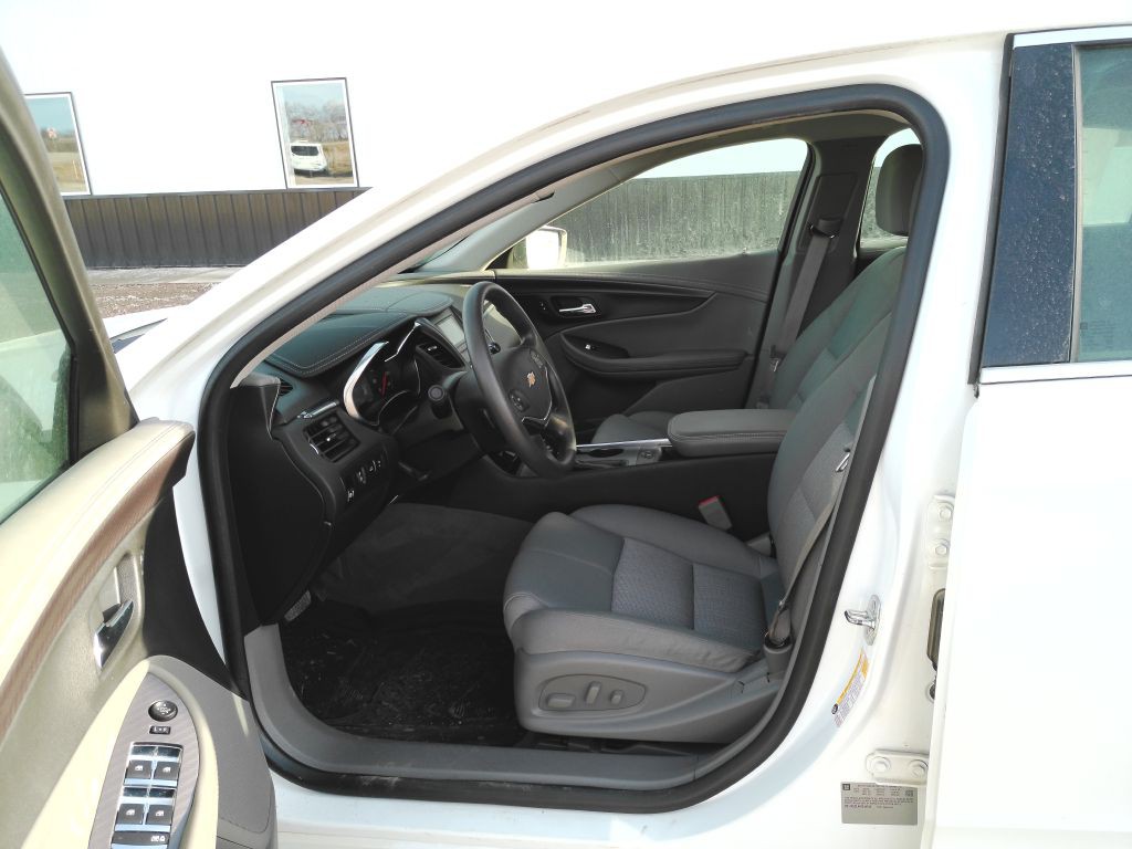 2015 Chevrolet Impala Image 10