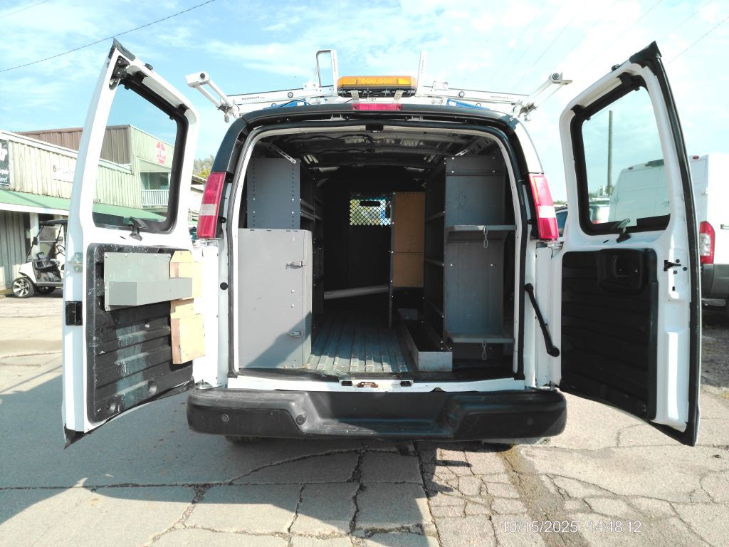 2017 Chevrolet Express Image 14