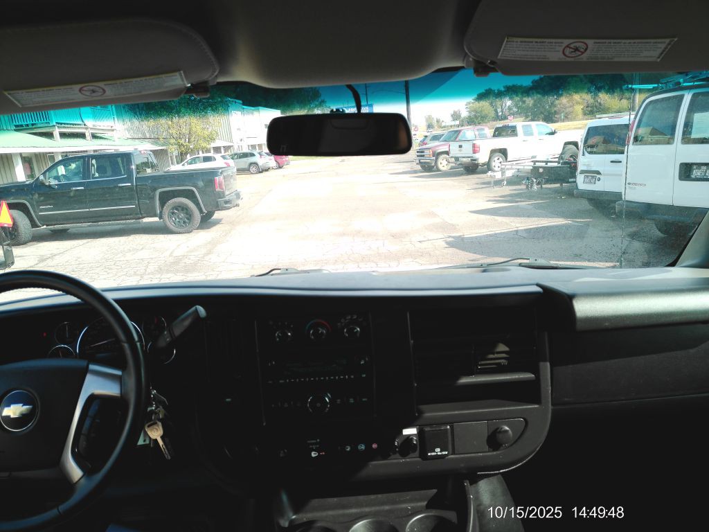 2017 Chevrolet Express Image 16
