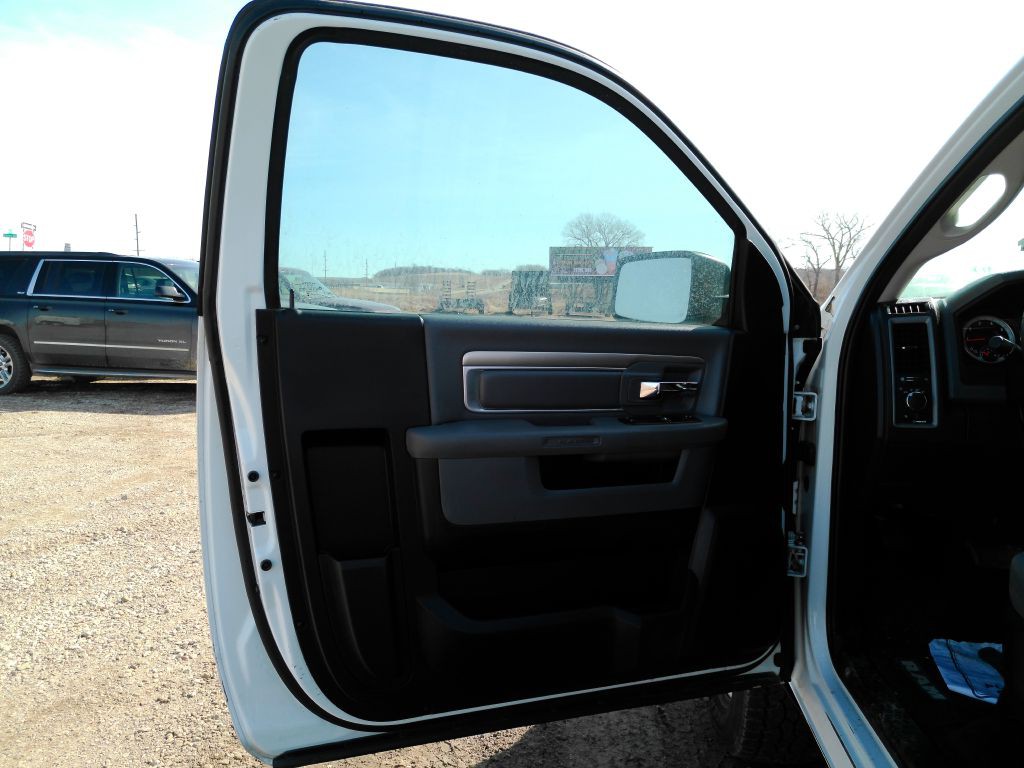 2015 RAM 1500 Image 9