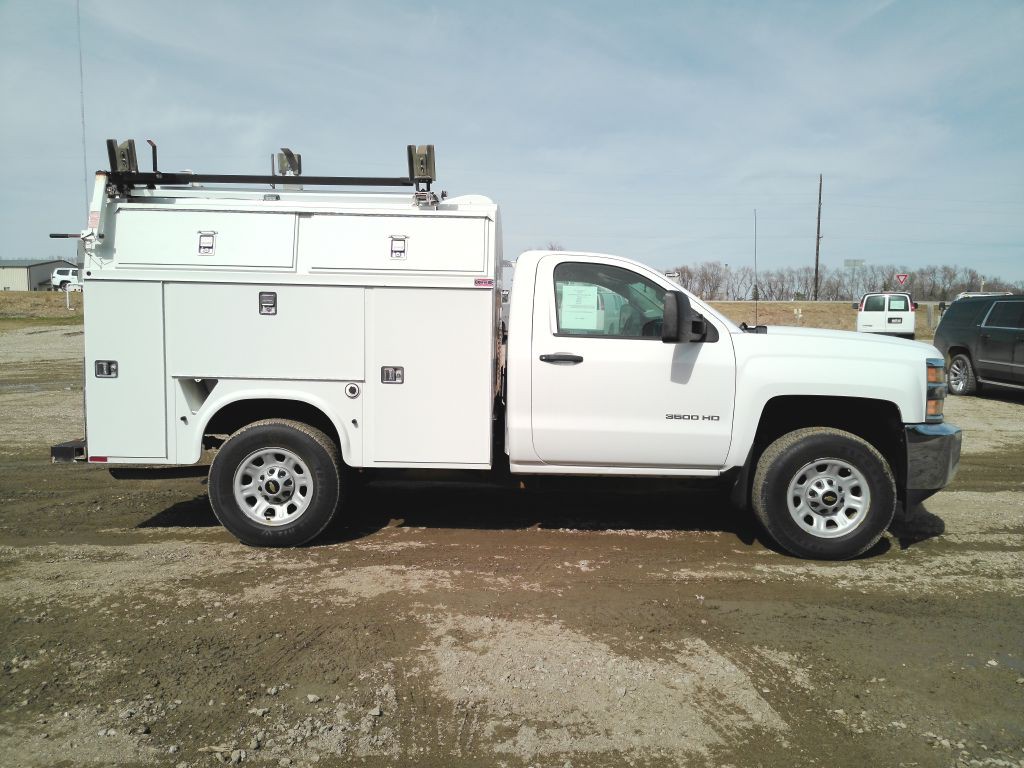 2015 Chevrolet Silverado 1500 Image 2