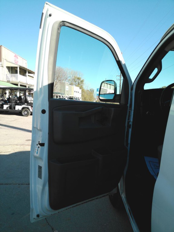 2019 Chevrolet Express Image 8