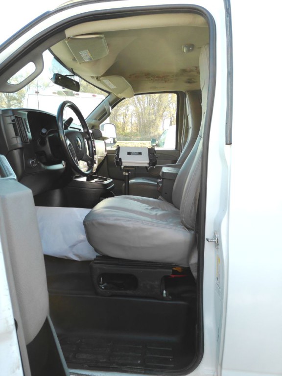 2019 Chevrolet Express Image 9