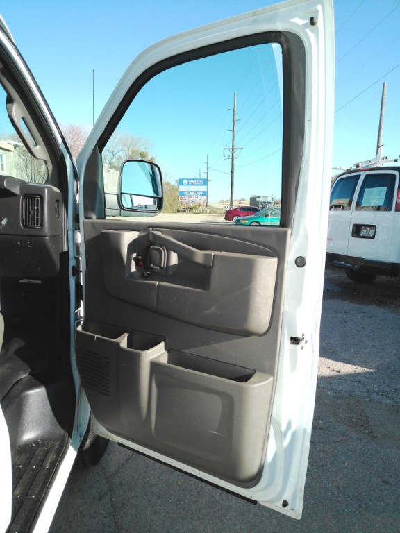 2019 Chevrolet Express Image 10