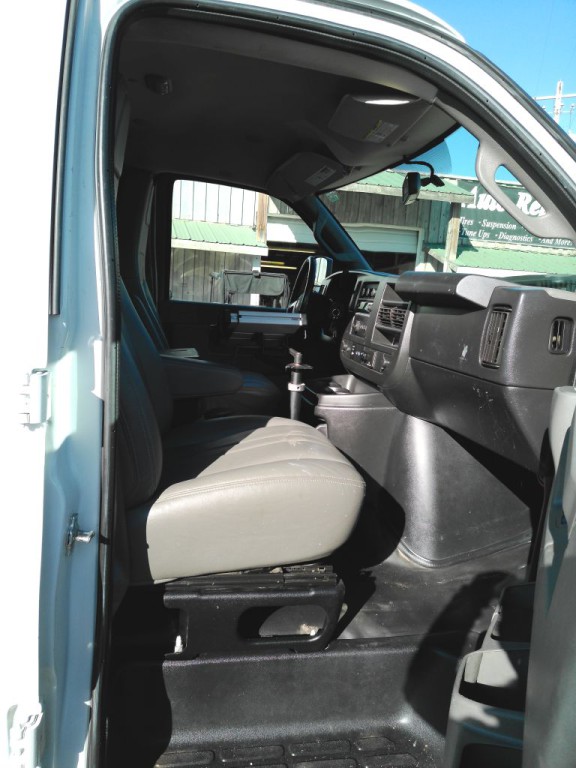 2019 Chevrolet Express Image 11