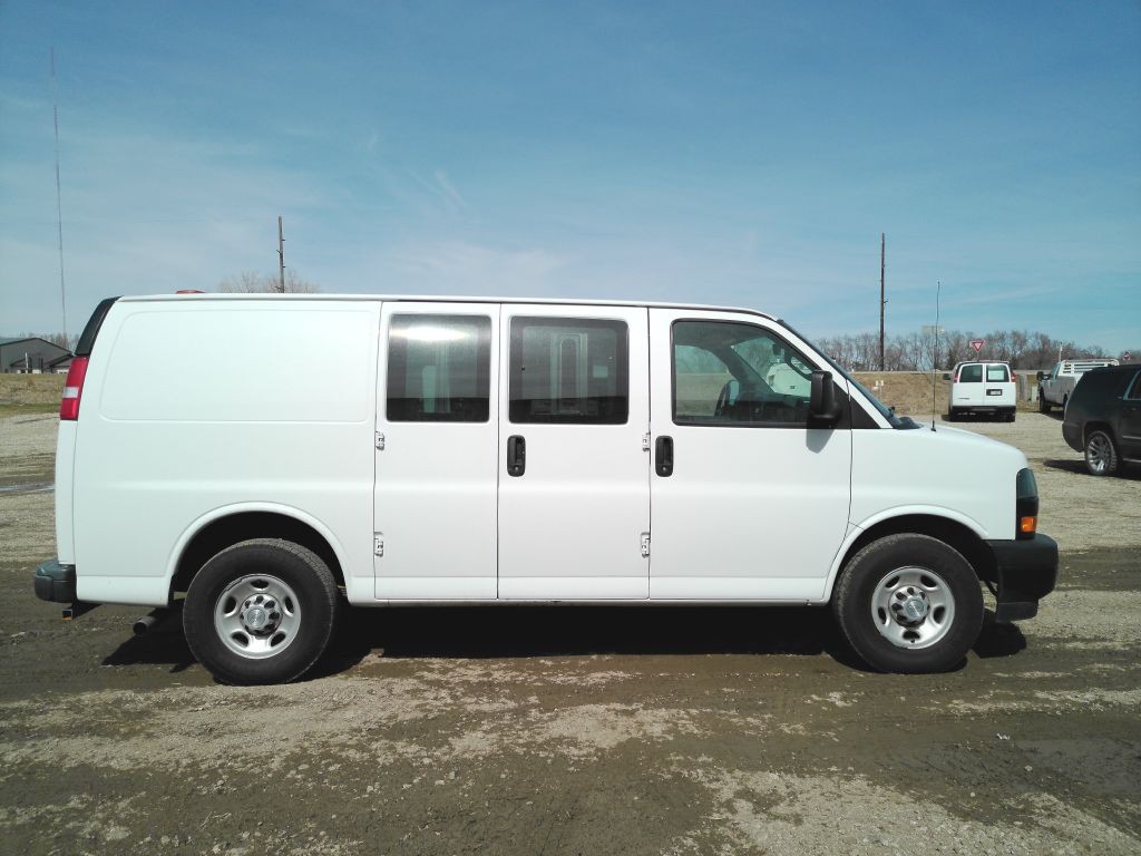 2019 Chevrolet Express Image 5