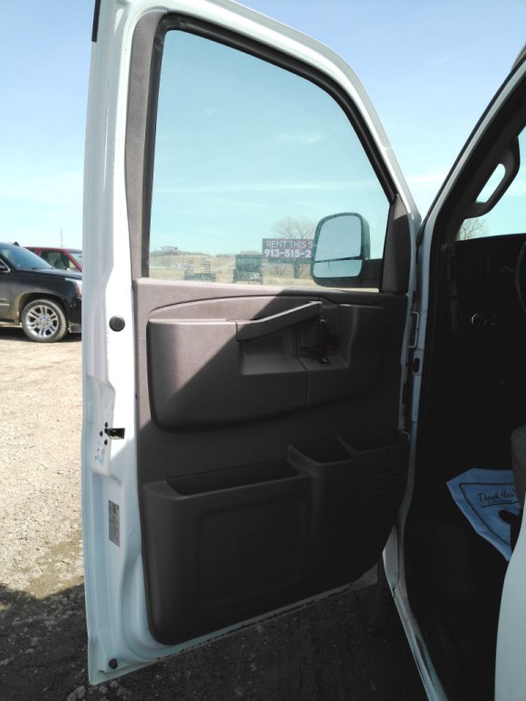 2019 Chevrolet Express Image 8