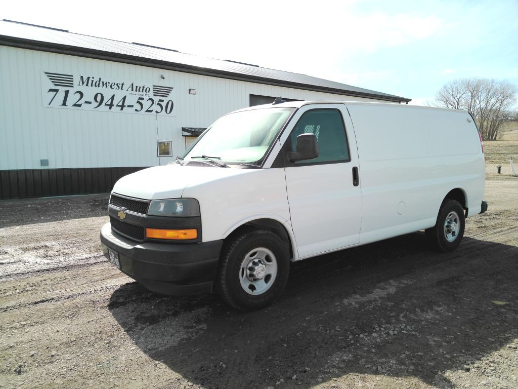 2019 Chevrolet Express Image 1