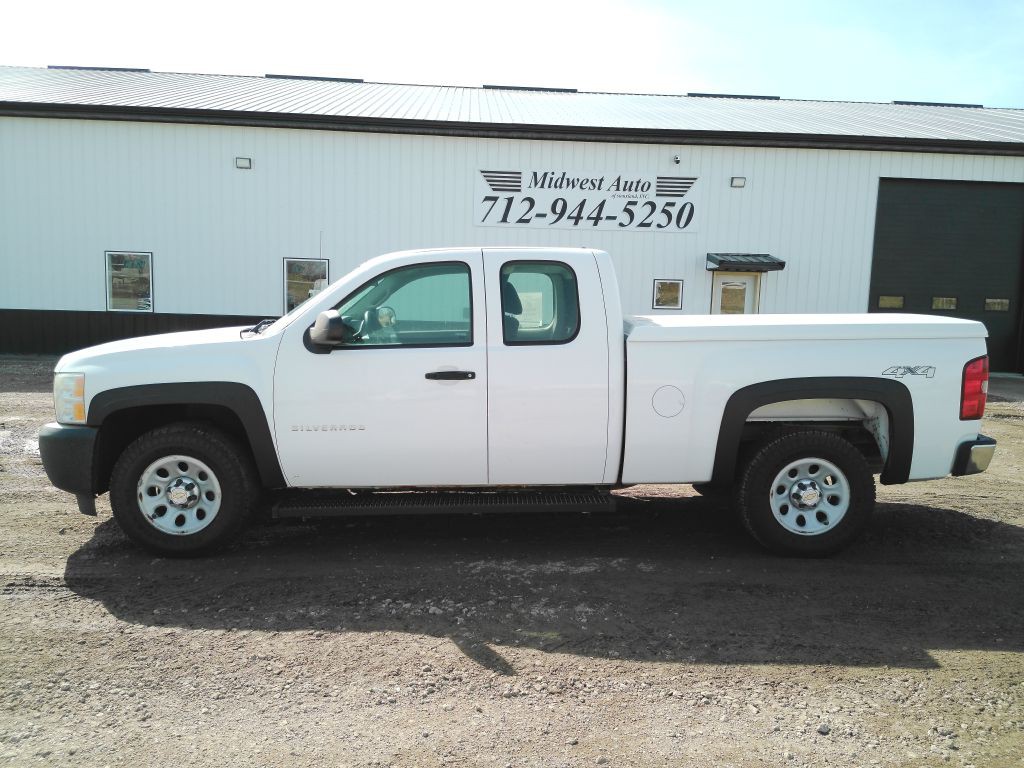 2013 Chevrolet Silverado 1500 Image 2