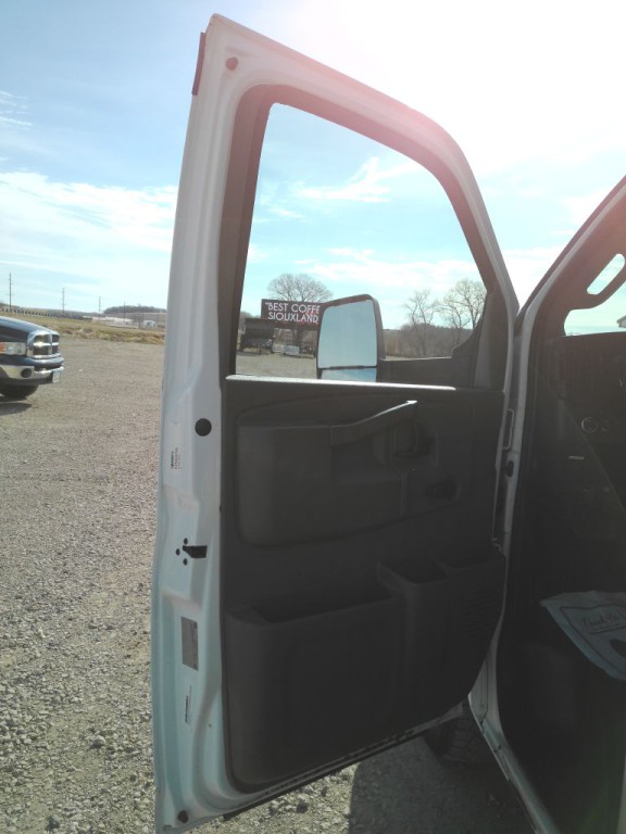 2019 GMC Savana Image 9