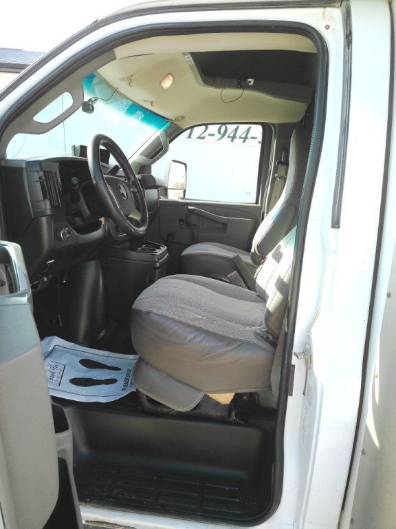 2019 GMC Savana Image 10