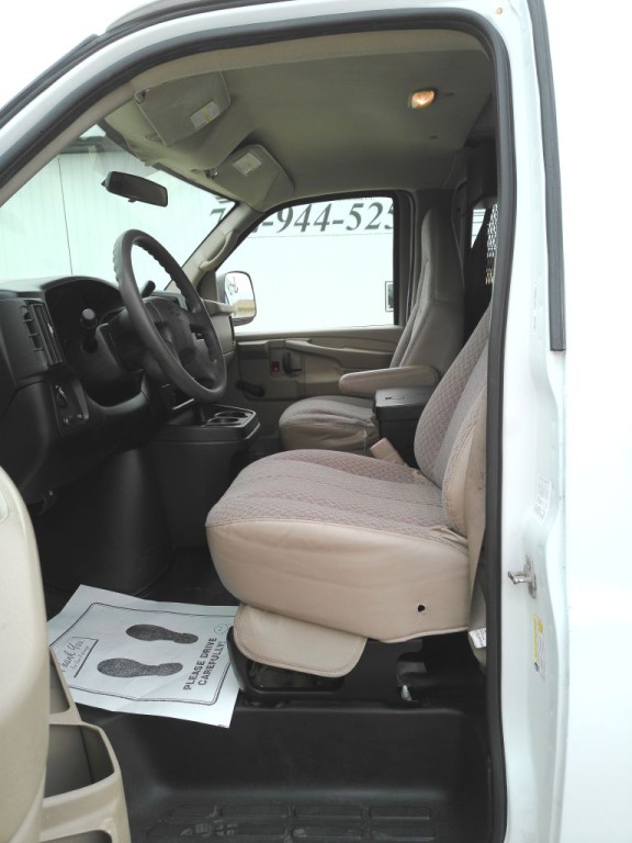 2007 Chevrolet Express Image 10