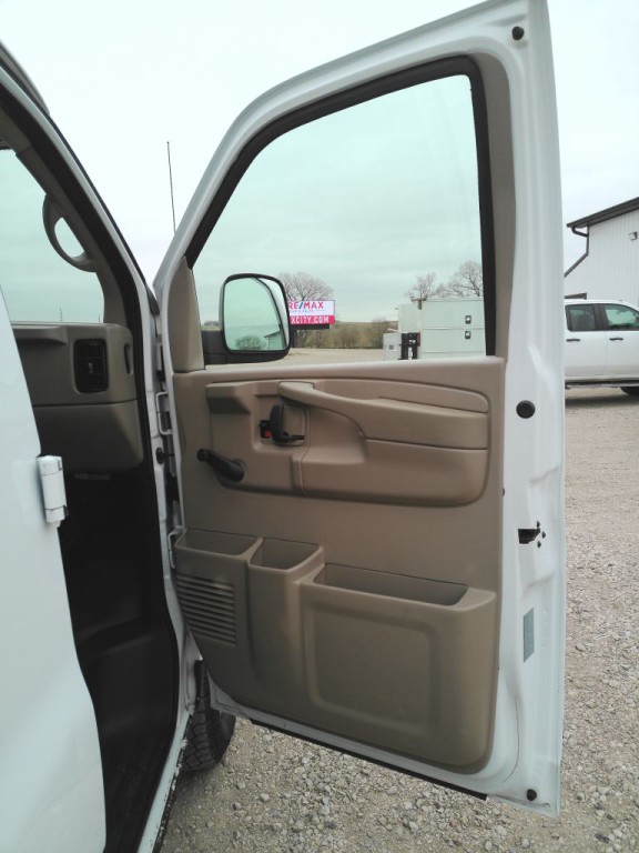2007 Chevrolet Express Image 11