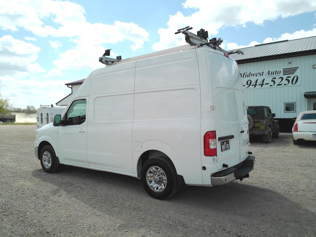 2018 Nissan NV Image 3