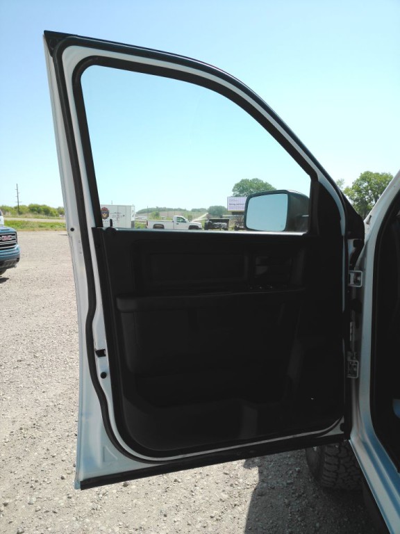 2014 RAM 2500 Image 9