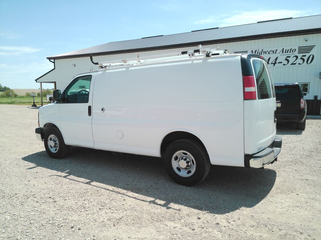 2014 Chevrolet Express Image 3