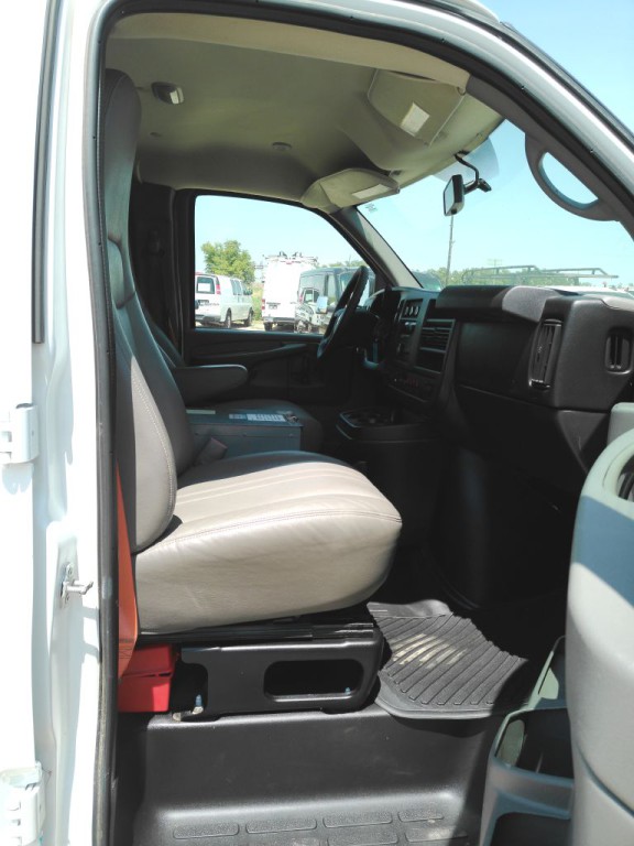 2014 Chevrolet Express Image 12
