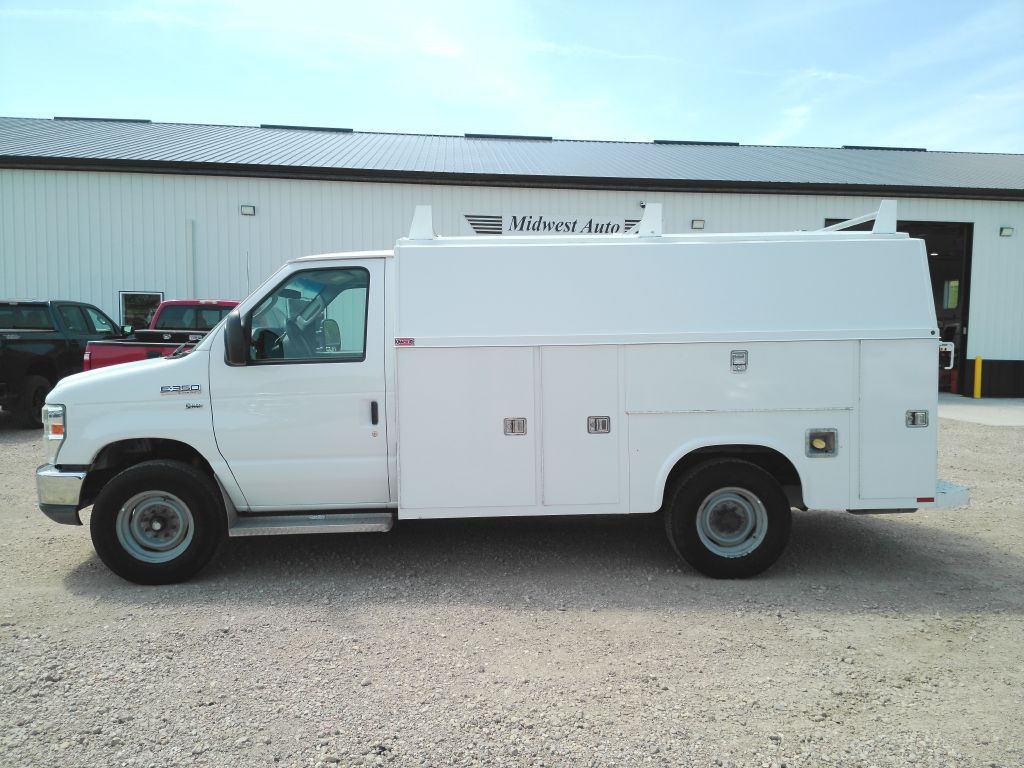 2012 Ford Econoline Image 2