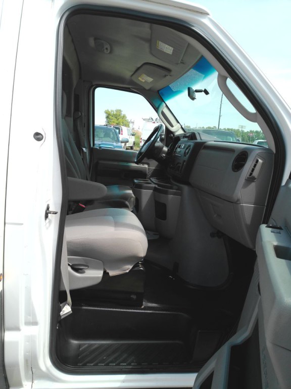 2012 Ford Econoline Image 12