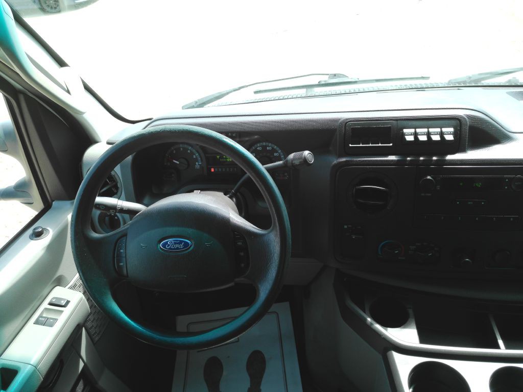 2012 Ford Econoline Image 18
