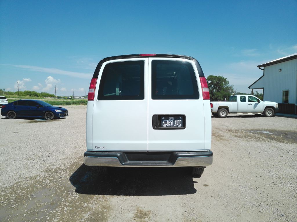 2017 Chevrolet Express Image 4