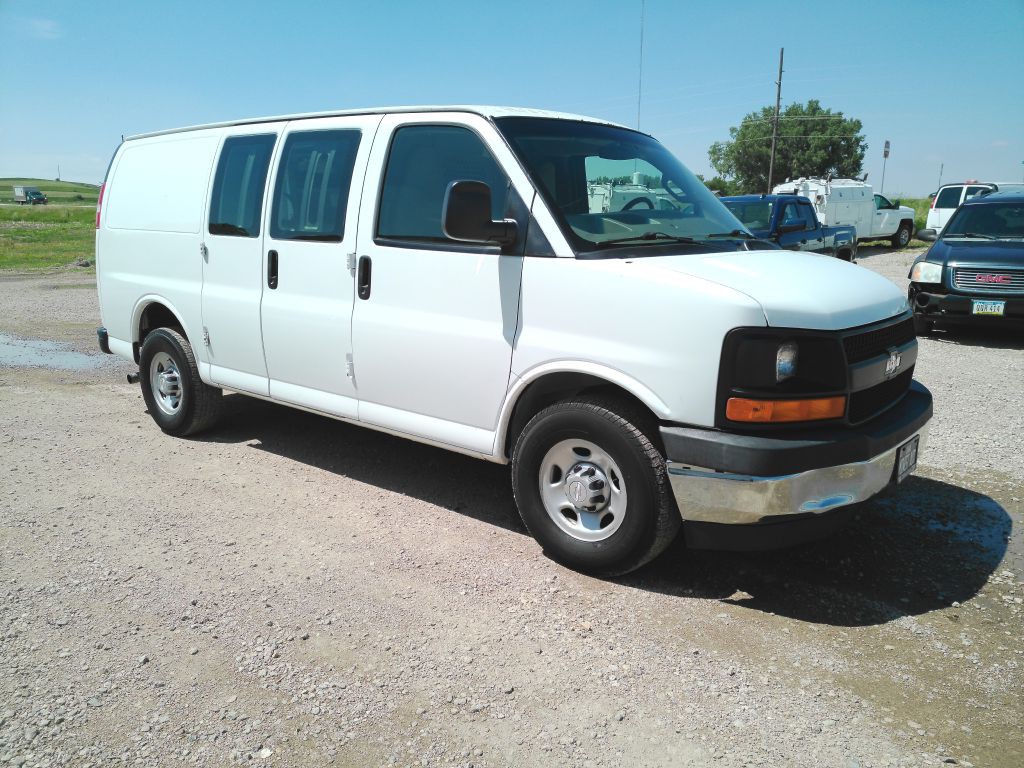 2017 Chevrolet Express Image 7