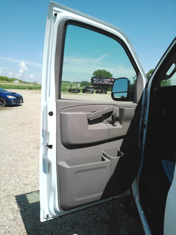 2017 Chevrolet Express Image 9