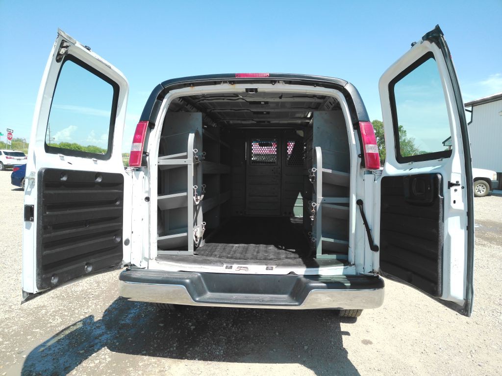 2017 Chevrolet Express Image 15