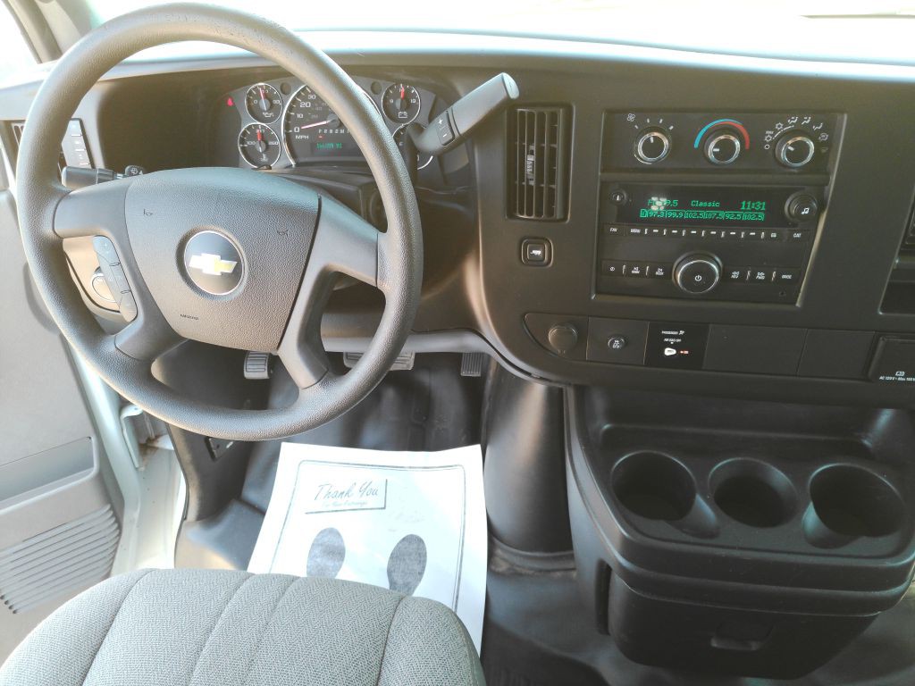2017 Chevrolet Express Image 18