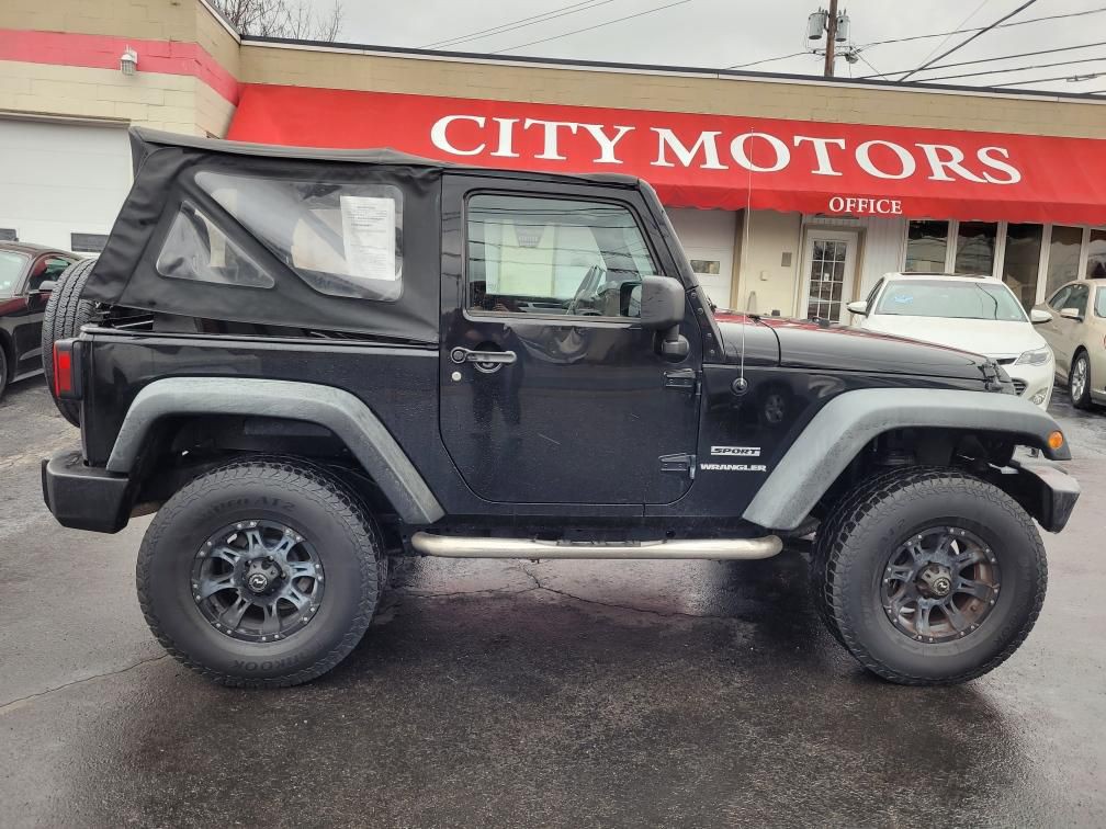 2012 Jeep Wrangler Image 4
