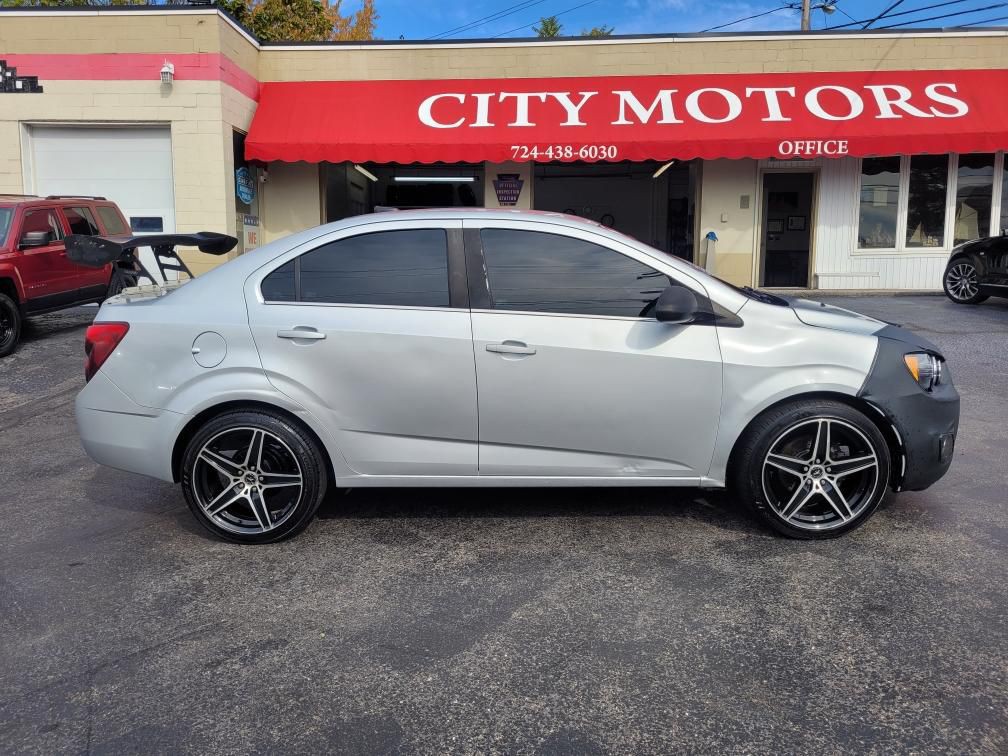 2014 Chevrolet Sonic Image 4