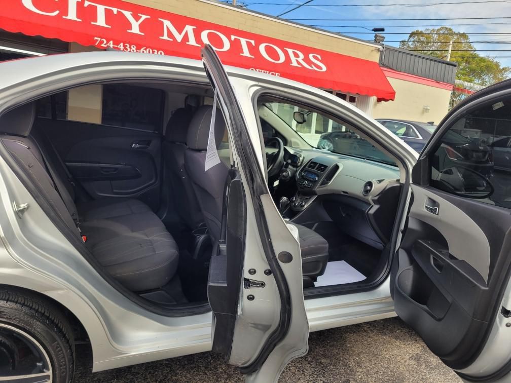 2014 Chevrolet Sonic Image 6