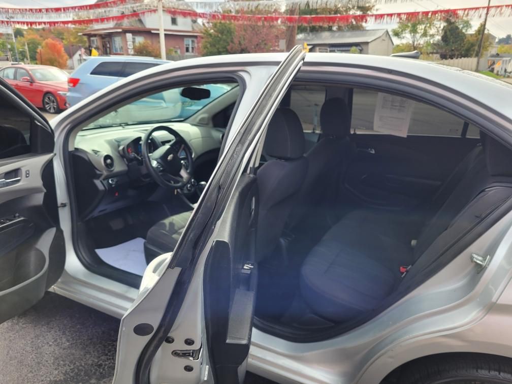 2014 Chevrolet Sonic Image 7