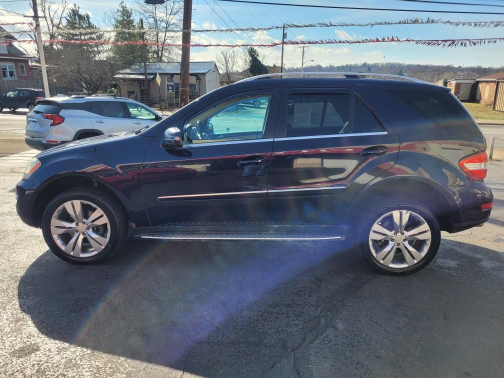 2011 Mercedes-Benz M-Class Image 2