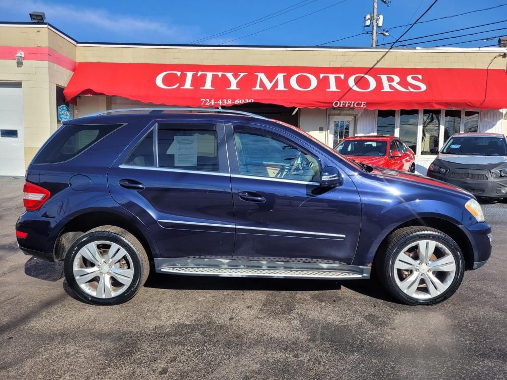 2011 Mercedes-Benz M-Class Image 4