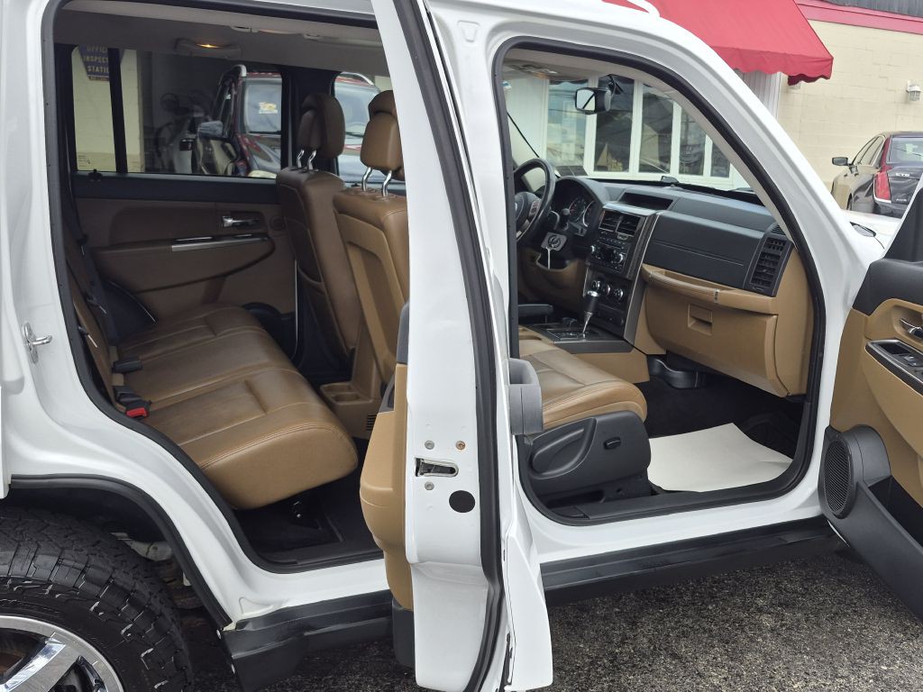 2011 Jeep Liberty Image 6