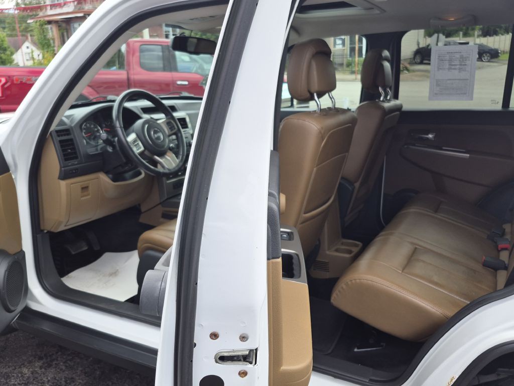 2011 Jeep Liberty Image 8