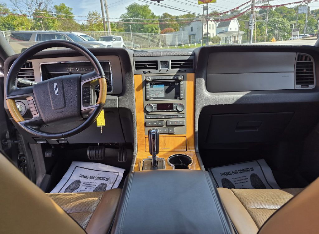 2014 Lincoln Navigator Image 11