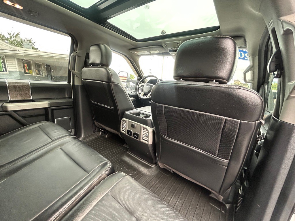 2017 Ford F-350 Image 31