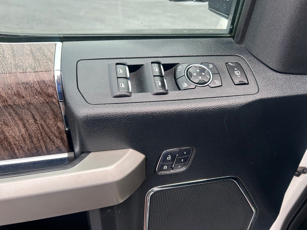 2017 Ford F-350 Image 39