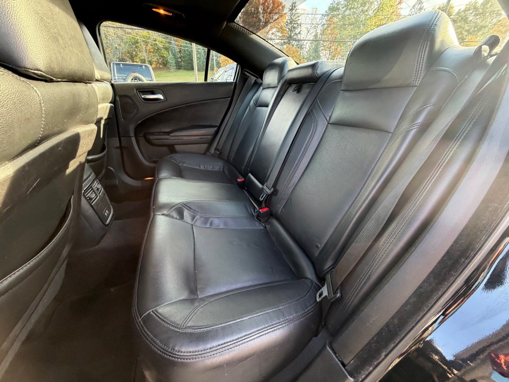 2018 Dodge Charger Image 17
