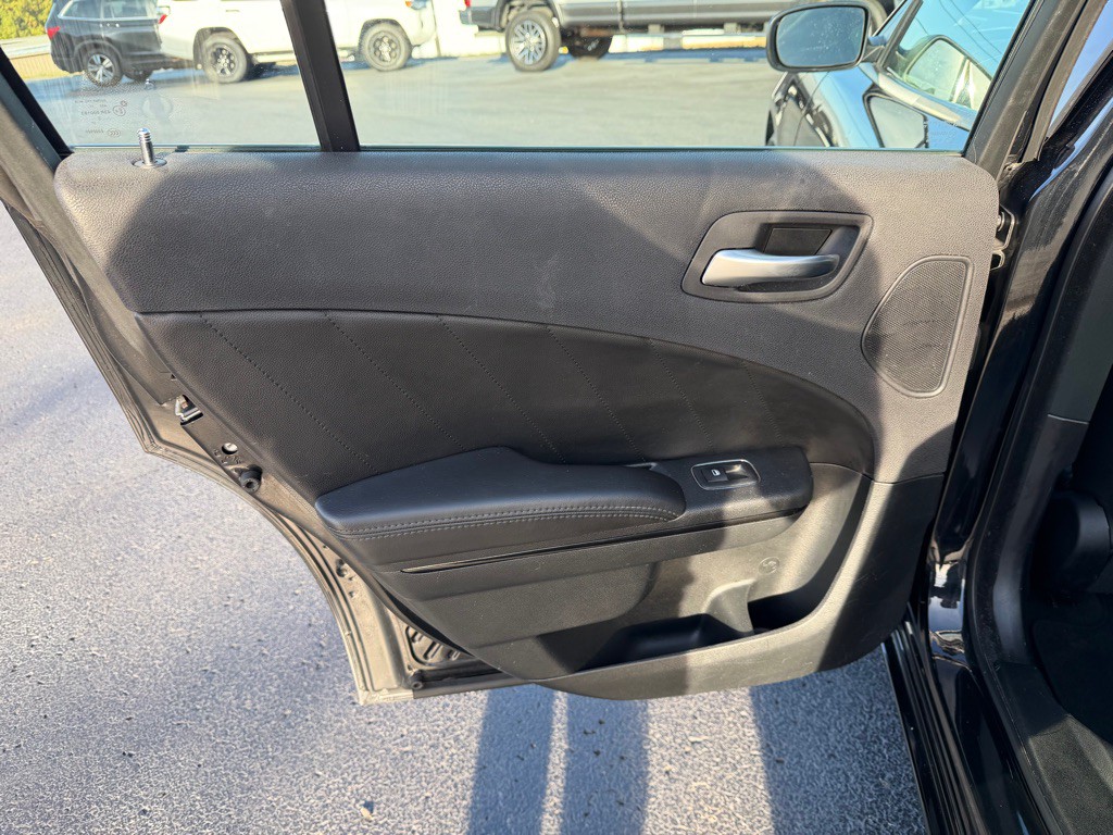 2018 Dodge Charger Image 18