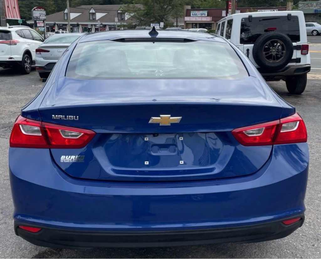 2023 Chevrolet Malibu Image 3