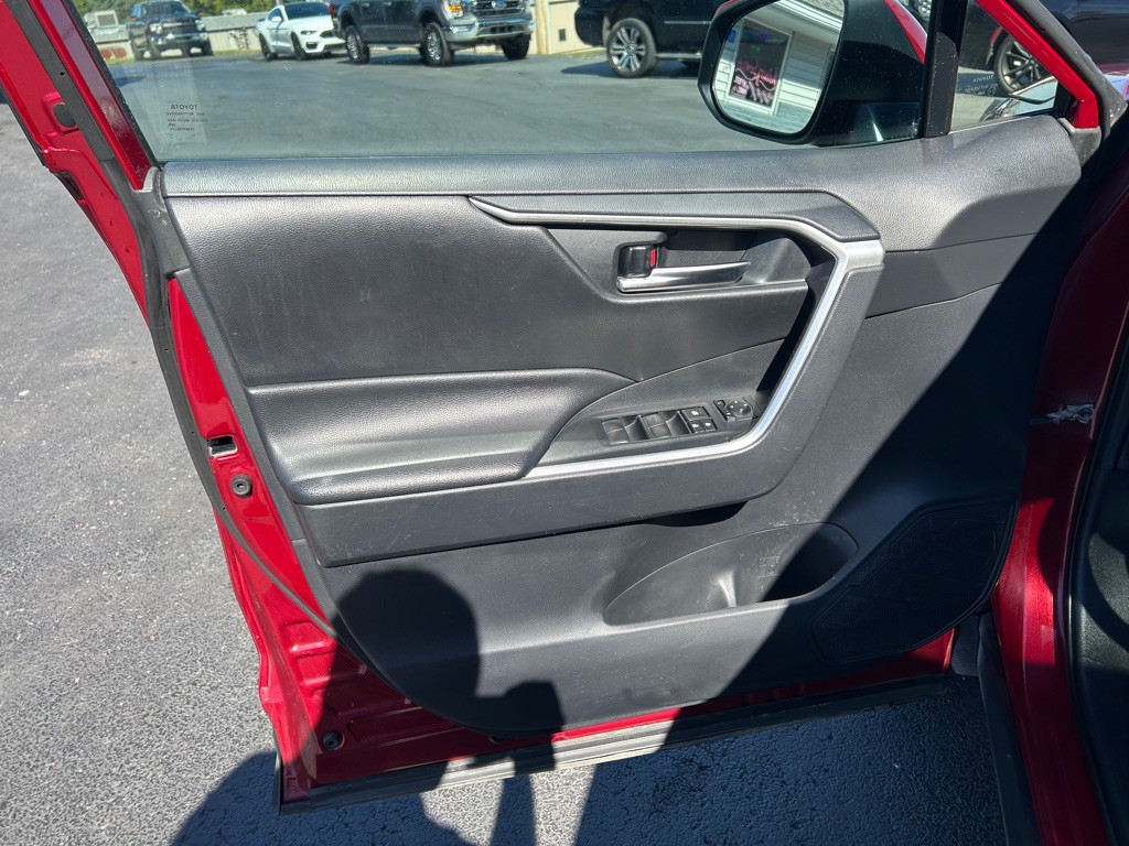 2019 Toyota Rav4 Image 14