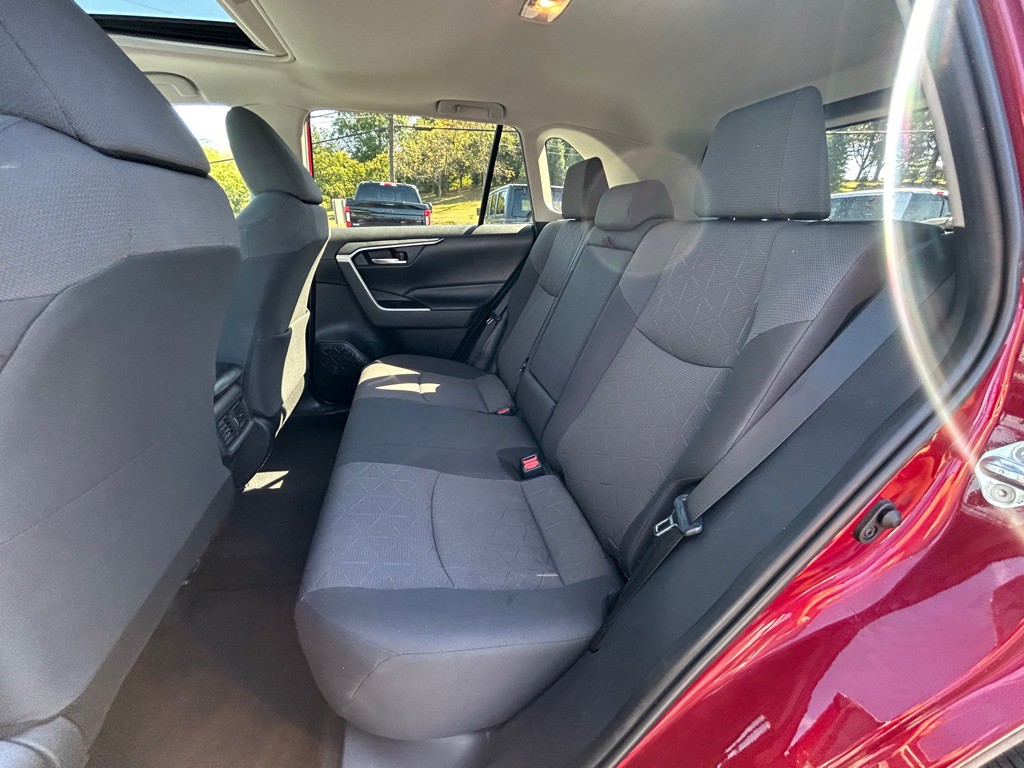 2019 Toyota Rav4 Image 16