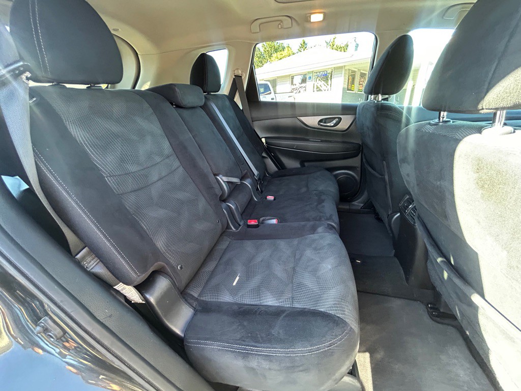 2015 Nissan Rogue Image 18